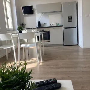 https://magnifique-t2-j-jaures-avec-garage.hotels-rhonealpes.com